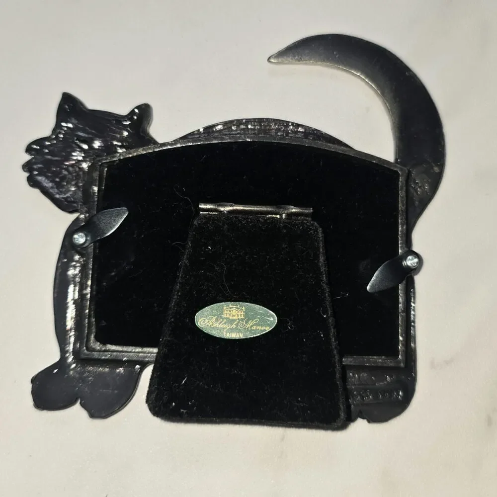 97 Ashleigh Manor Taiwan Designer Cat Picture Frame Pewter Vintage